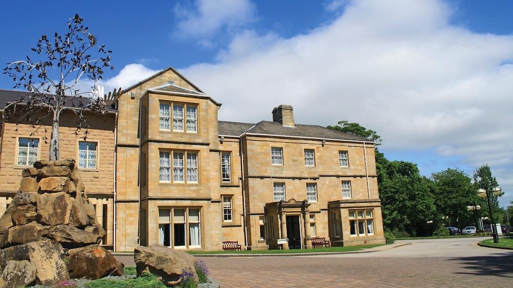 Weetwood Hall Estate Hotel Leeds  Exterior photo