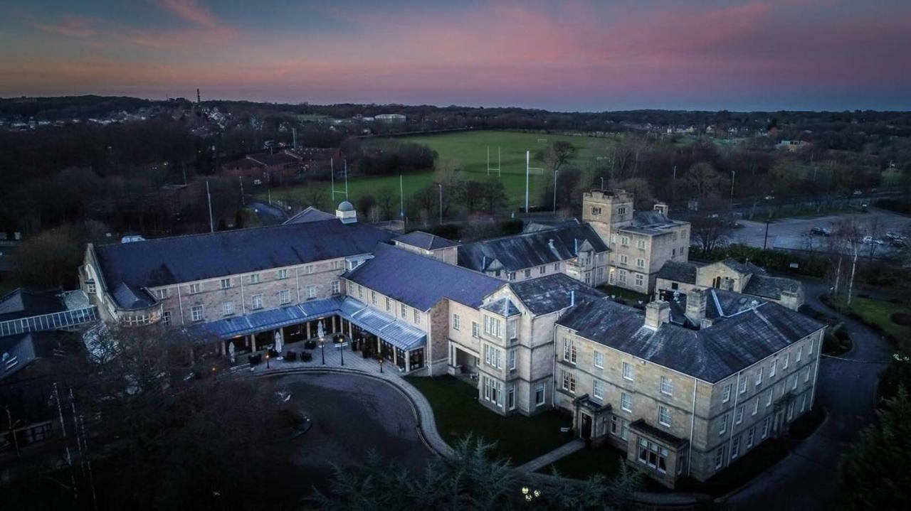 Weetwood Hall Estate Hotel Leeds  Exterior photo